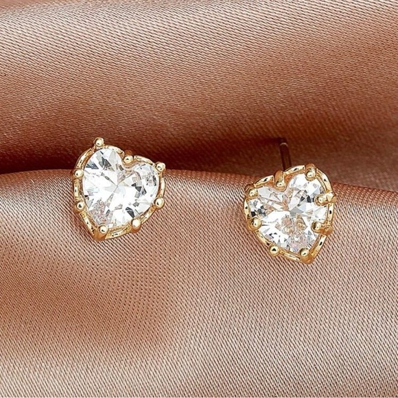 Heart Clear Rhinestone Stud Earrings - Picture 1 of 2